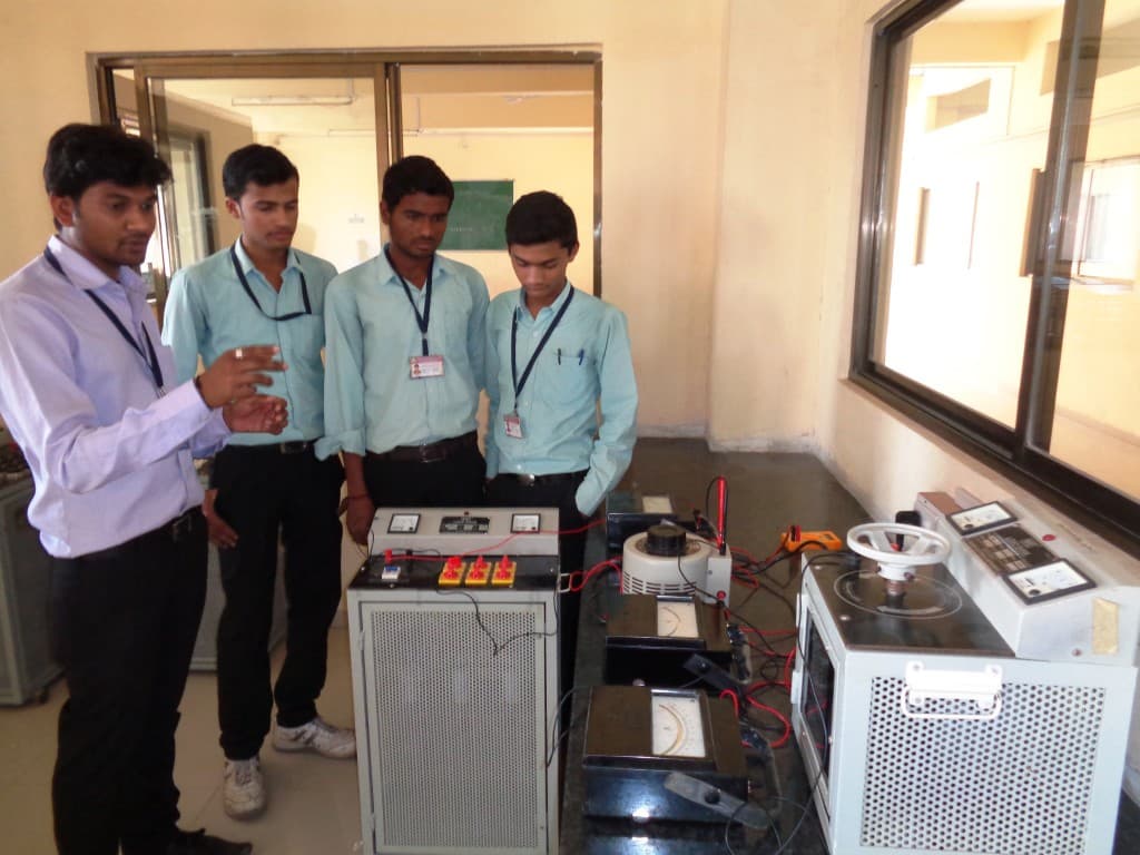 Shree Dhanvantary College of Engineering and Technology Surat Campus photo 6